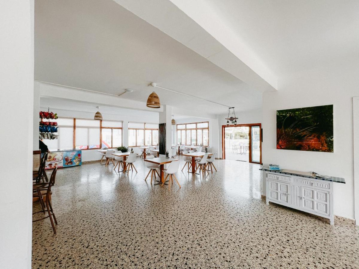 Hostal Cala Llombards ภายนอก รูปภาพ