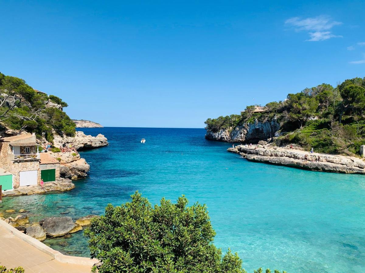Hostal Cala Llombards ภายนอก รูปภาพ