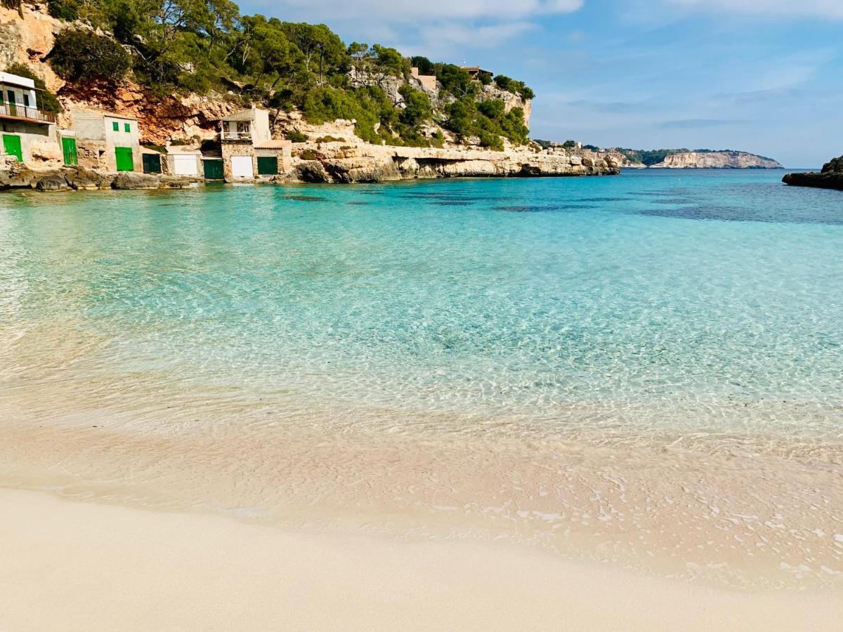 Hostal Cala Llombards ภายนอก รูปภาพ