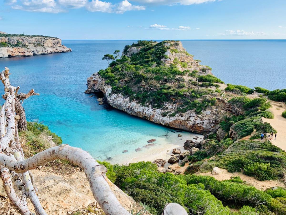 Hostal Cala Llombards ภายนอก รูปภาพ