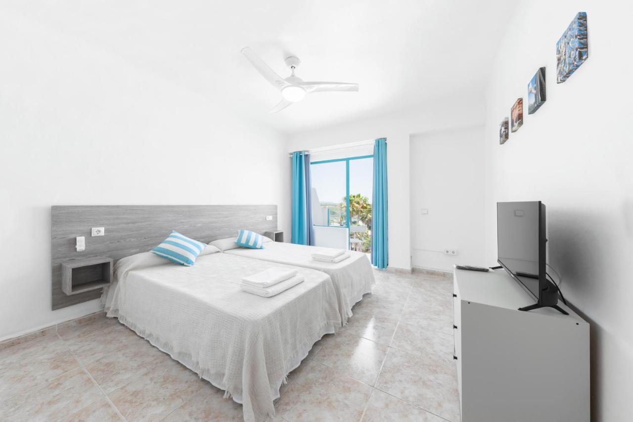 Hostal Cala Llombards ภายนอก รูปภาพ