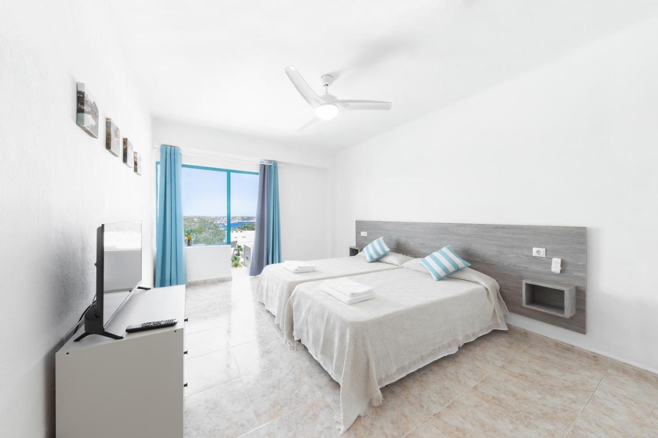Hostal Cala Llombards ภายนอก รูปภาพ