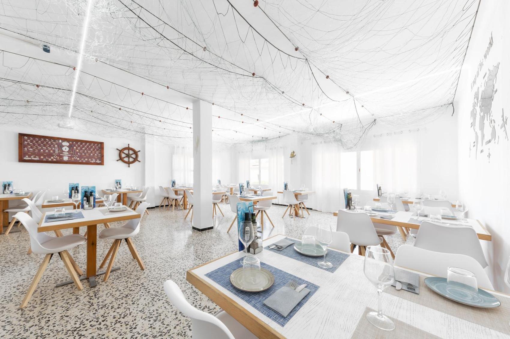 Hostal Cala Llombards ภายนอก รูปภาพ