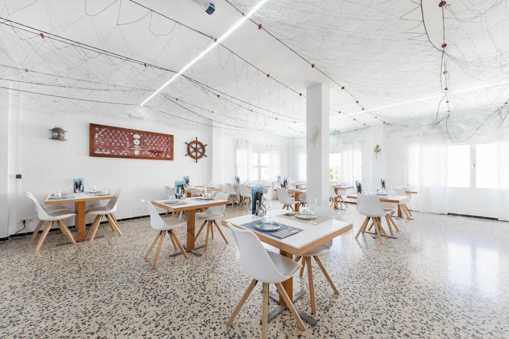 Hostal Cala Llombards ภายนอก รูปภาพ
