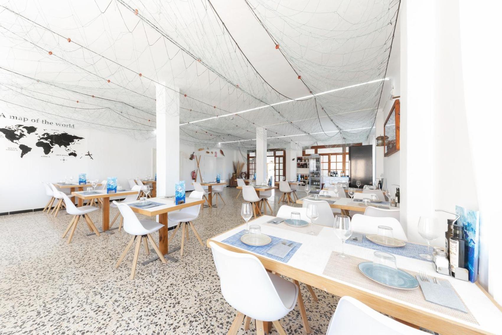 Hostal Cala Llombards ภายนอก รูปภาพ