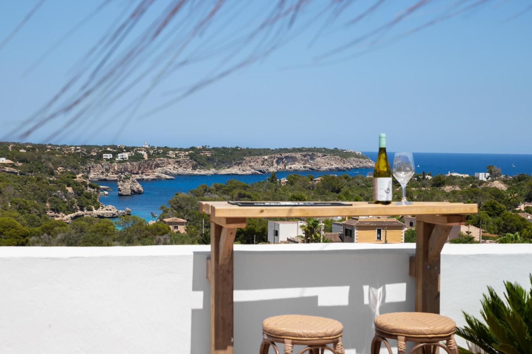 Hostal Cala Llombards ภายนอก รูปภาพ