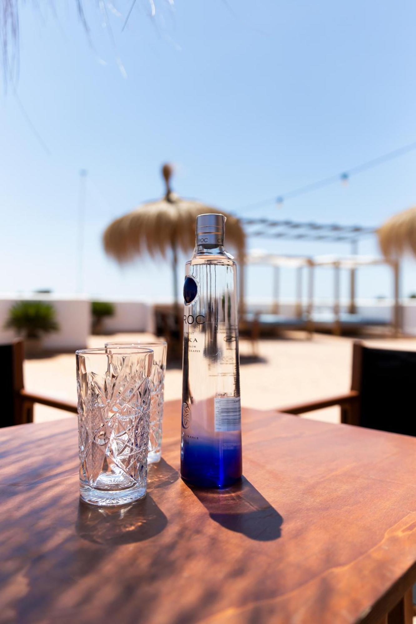 Hostal Cala Llombards ภายนอก รูปภาพ