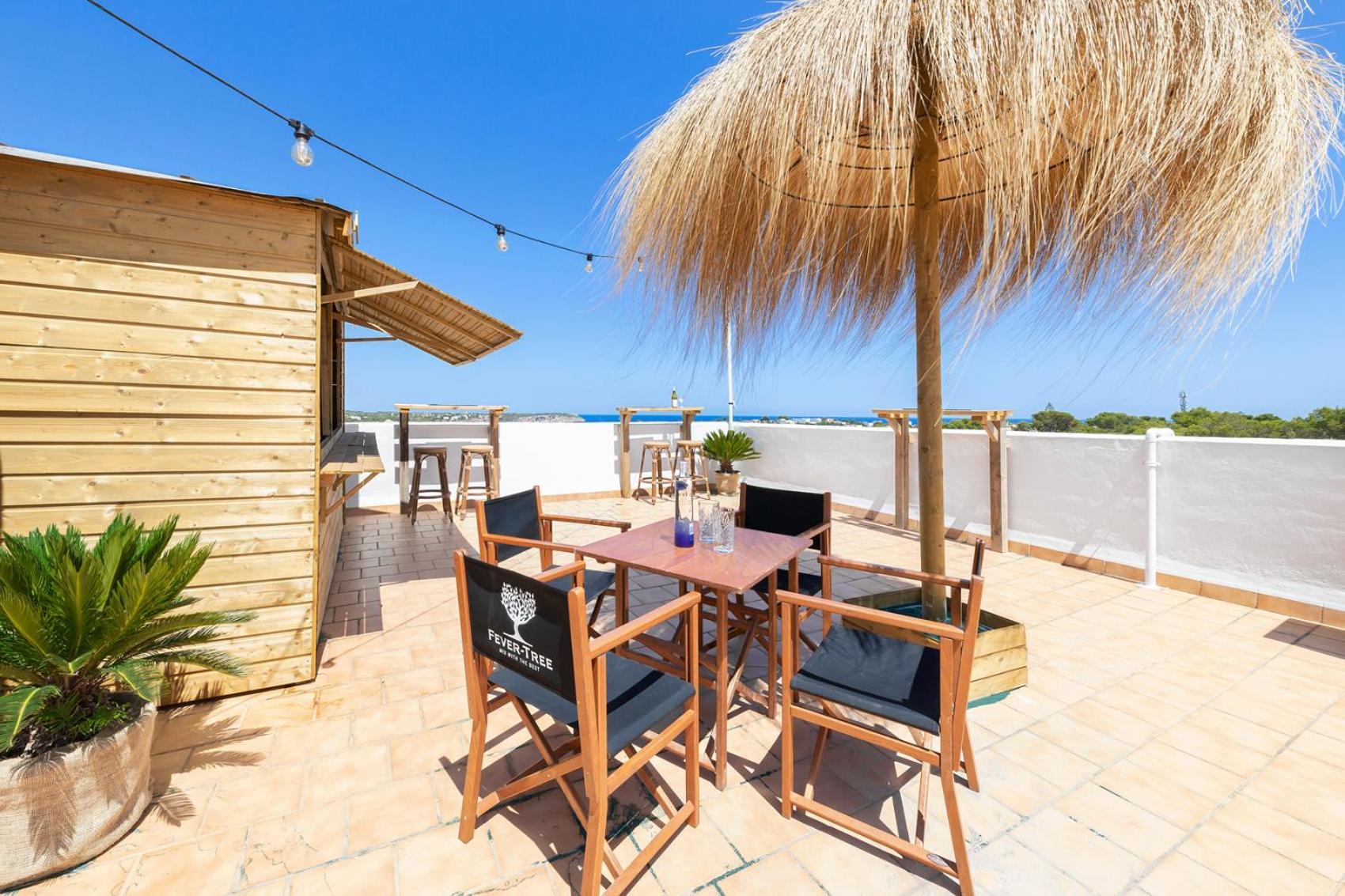 Hostal Cala Llombards ภายนอก รูปภาพ