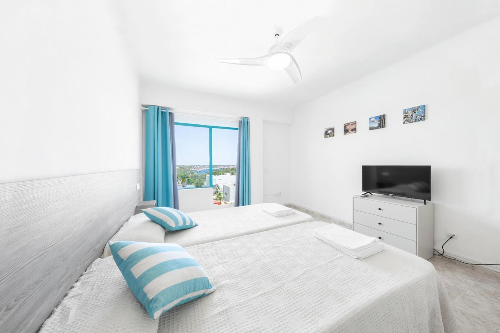 Hostal Cala Llombards ภายนอก รูปภาพ