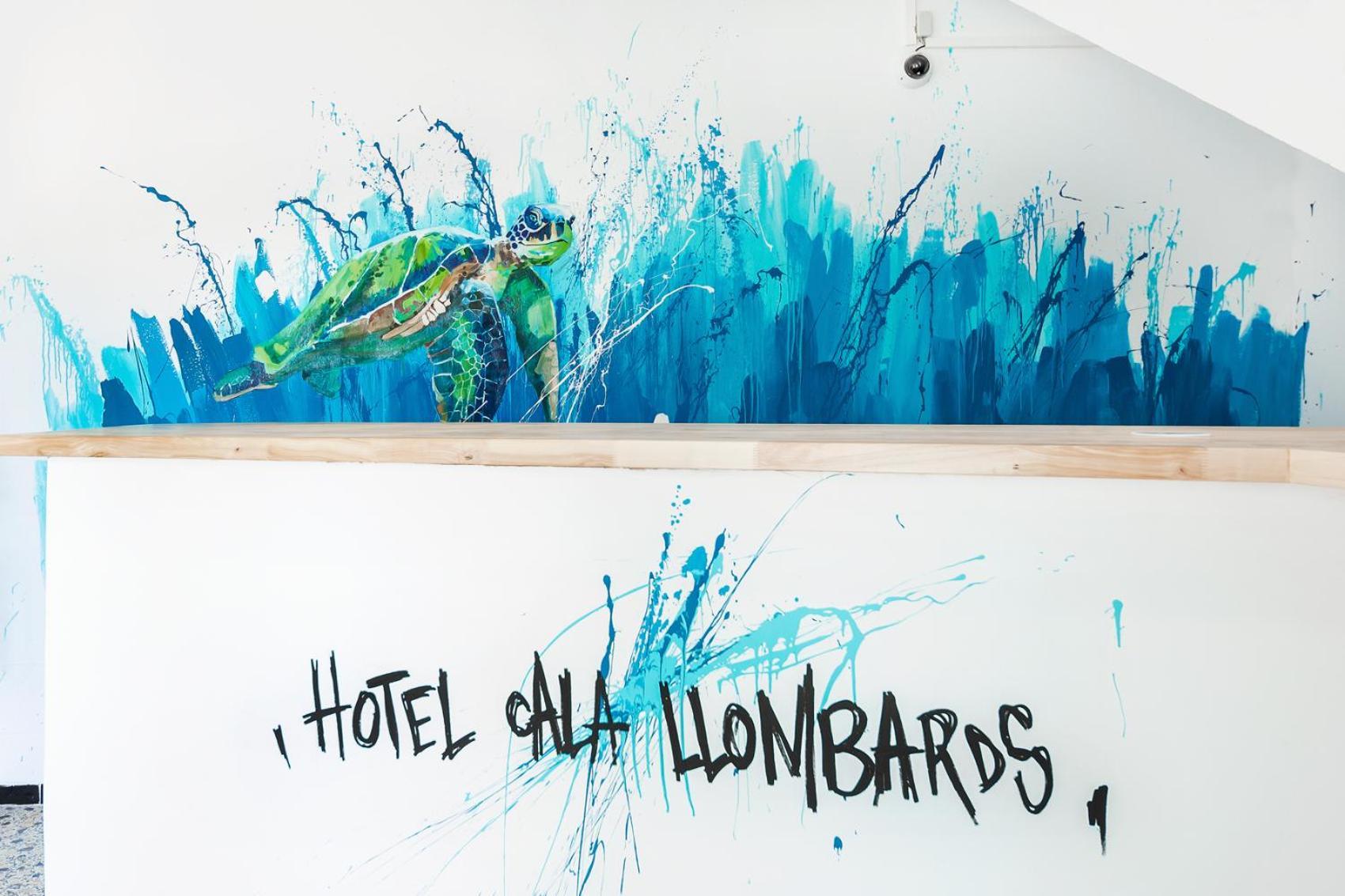 Hostal Cala Llombards ภายนอก รูปภาพ
